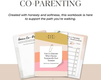 以下が含まれることがあります： 「CO-PARENTING」のタイトルが上部にある、共同育児ワークブックのコレクション。ワークブックはニュートラルな配色で、「For Co-Parents Who Choose Teamwork Over Tension」というテキストが書かれています。これらのワークブックは、共同育児をサポートするために設計されています。