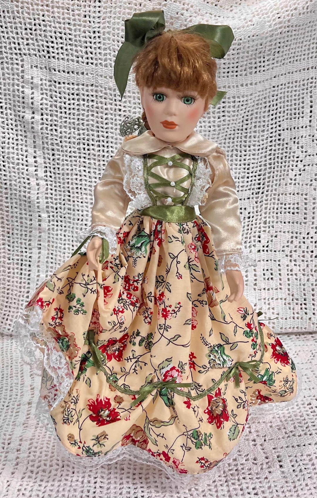 1990s World Bazaars Queen Anne Collection 16