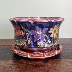 Indoor planter for house plants: ceramic planter with drainage tray and wildflower design