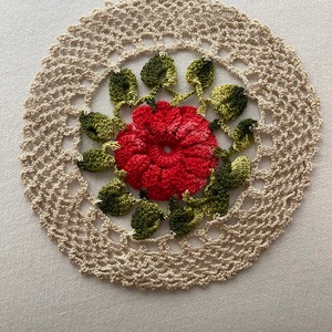 Vintage crochet doilies round with a center flower a set of 4 afbeelding 7