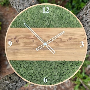 SCANDINAVIAN STYLE Wall Clock – 60 cm – Reclaimed Wood & Pastel Moss