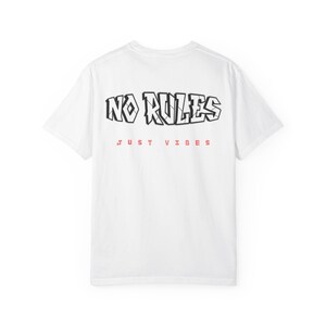 Keine Regeln, nur Vibes Basic T-Shirt, Streetwear-Grafik-T-Shirt, Retro 90er Jahre Stil, Unisex-Ästhetik-T-Shirt, Geschenk für freie Geister, Urban Fashion