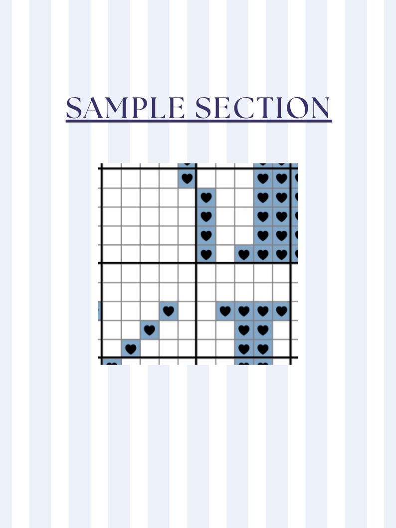 K&ouml;nnte beinhalten: Ein Musterbeispiel f&uuml;r Kreuzstich mit einem Raster aus Quadraten. Das Design zeigt blaue Formen und schwarze herzf&ouml;rmige Symbole. Der Text "SAMPLE SECTION" befindet sich oben, vor einem gestreiften Hintergrund.