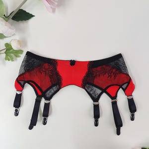Black 6 Strap Garter Belt