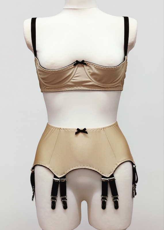 Womens Garter Belt 14-Strap Luxury Black Suspender Belt (Garter Belt)