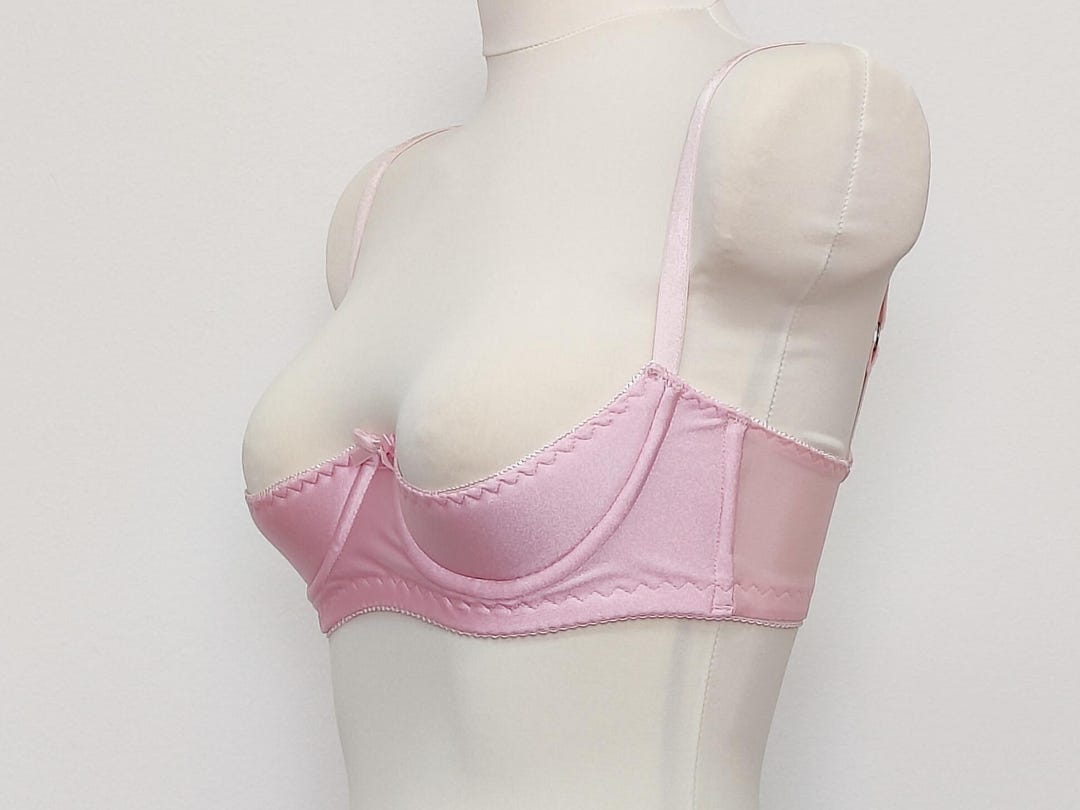 С мягкими чашками на косточках, регулируемыми бретелями