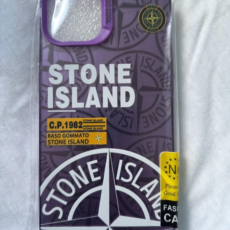 Stone Island IPhone Hoesje – Zilverkleurig, Perfect Passend Voor IPhone 16E – Stijlvol En Beschermend!
