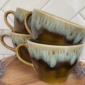 Vintage - Set of 4 - MCM Style Drip Glaze Mugs – Earthy Brown & Green Retro Coffee Cups – 1970s Stoneware Pottery, Midcentury