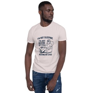 Funny Dad T-Shirt – I&#39;m Not Sleeping I&#39;m Just Resting My Eyes Tee – Father&#39;s Day Gift for Dad – Lazy Dad Humor Shirt – Gift for Him