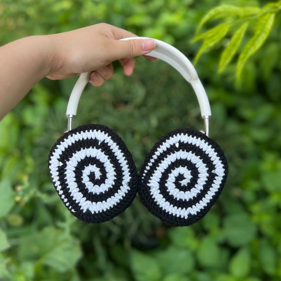 Crochet black and white vortex Headphone Cover,crochet airpod max cover,sony xm4,sony xm5,sony xm6,Handmade Gifts,any headphone model