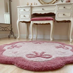 Tappeto rosa con fiocco smerlato, tappeto in lana trapuntato a mano, decorazione femminile per camera da letto.