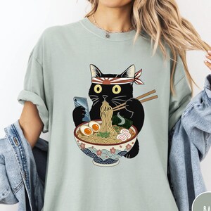 Funny Black Cat Ramen Comfort Colors® shirt, Cat Eating Ramen Graphic Tee, Cute Cat Food Tee, Ramen Lover Gift, Anime Cat Shirt bild 1