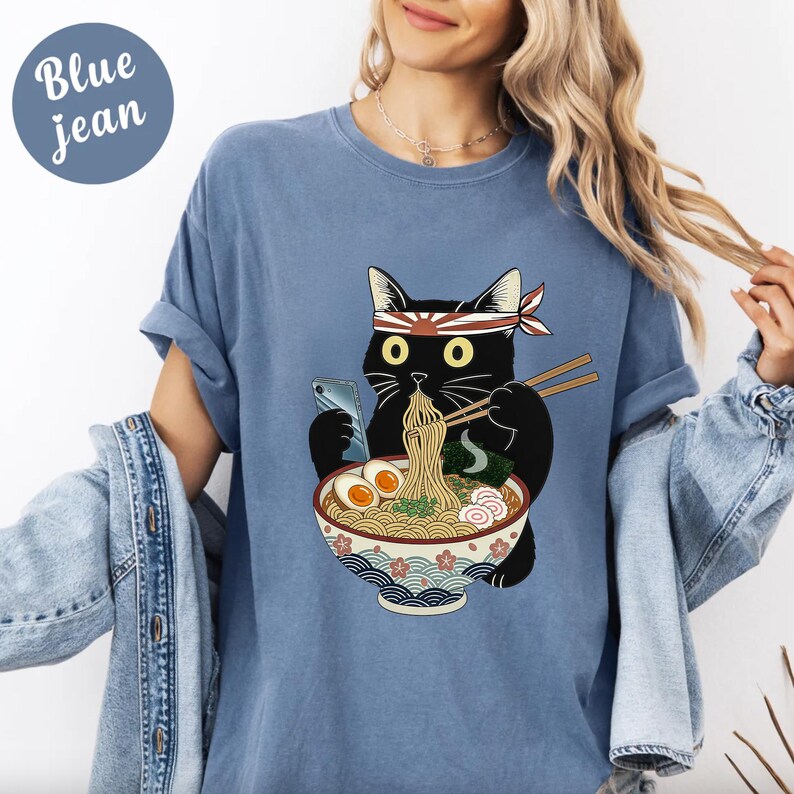 Funny Black Cat Ramen Comfort Colors® shirt, Cat Eating Ramen Graphic Tee, Cute Cat Food Tee, Ramen Lover Gift, Anime Cat Shirt bild 3