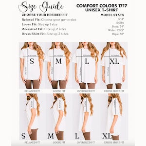 Puede incluir: Una gu&iacute;a de tallas para camisetas unisex Comfort Colors 1717 que muestra cuatro tallas de la S a la XL. El gr&aacute;fico presenta vistas frontales y laterales con medidas en pulgadas para ancho, largo y manga, junto a las estad&iacute;sticas del modelo.