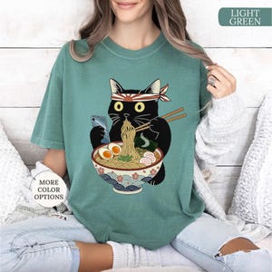 Funny Black Cat Ramen Comfort Colors® shirt, Cat Eating Ramen Graphic Tee, Cute Cat Food Tee, Ramen Lover Gift, Anime Cat Shirt bild 12