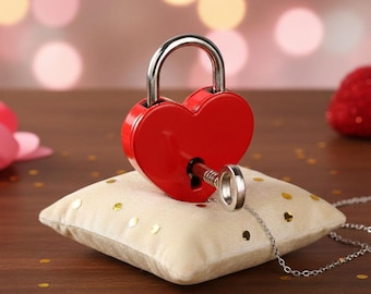 HMF 6493-39 MM-03 Mini lucchetto decorativo con chiave a forma di cuore, 3,9 x 3 x 0,7 cm, rosso