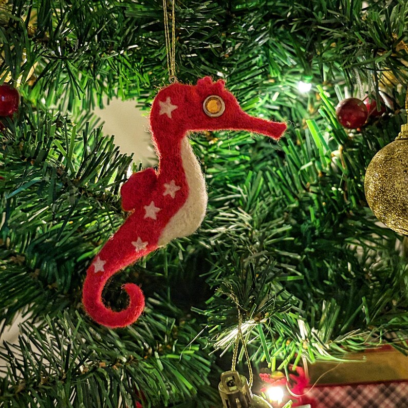 Needle felted wool ornament - Seahorse - Thumbnail 2
