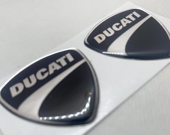 Gelstickers Ducati-logo | 3D-koepelvormige motorfietsstickers (paar, 48 x 50 mm) chroomzwart