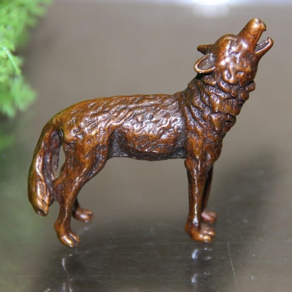 Vintage Bronze Handmade Wolf Statue – Tea Pet Statue – Traditional Teaware Decoration – Gift for Collectors