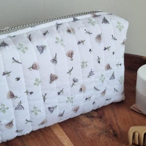 Floral Quilted Makeup Bag, Zippered Toiletry Pouch with Pocket