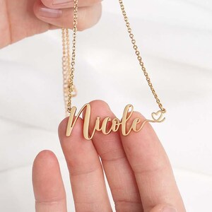 Personalized Gold Name Pendant Necklace: Custom Engraved Jewelry