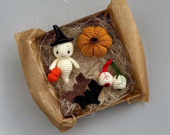 Halloween Geschenk Set – Amigurumi Geist, Kürbis, Fledermaus & Augäpfel – Handgemachtes gruseliges Geschenk