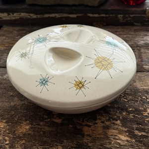 Starburst Atomic Franciscan Casserole Dish 8&quot; 1.5Q Made in California Gladding McBean Earthenware Gorgeous, I see why it&#39;s coveted.