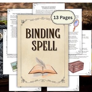 Op de afbeelding: Een stapel van 13 pagina's van een Bindspreuk, met de titel in grote, sierlijke letters. De pagina's bevatten illustraties van een spiegel, een schatkist en een open boek met een veer. Het thema is magie en rituelen.