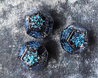 Engraved Blue Lightning Astrology Dice Set: Handcrafted Divination Gemstones