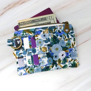 Mini portefeuille floral Porte-monnaie minimaliste Rifle Paper Co Porte-clés Mini portefeuille Here We Go Petit portefeuille à fermeture à glissière Cadeau expédié rapidement