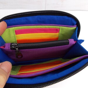 AGREGAR • Agregue un ARCO IRIS a su billetera • La billetera no está a la venta