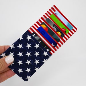 アメリカ国旗プリント • クレジットカードホルダー • 6スロットクレジットカードインサート • 財布またはバッグ • すぐに発送 • アメリカ • 独立記念日 • ロイヤルティカード
