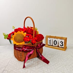 Crochet flower baskets, rose flower arrangements, sunflower yarn bouquets, gifts for her, handmade gifts, home decor, wedding favors