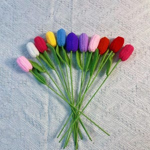 かぎ針編みのチューリップ、手作りの花、かぎ針編みのブーケ、ウェディングブーケ、記念日の贈り物、新築祝いの贈り物、室内装飾、編み物のチューリップ