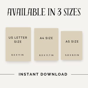 K&ouml;nnte beinhalten: Bild mit drei beigefarbenen rechteckigen Papierb&ouml;gen mit den Bezeichnungen "US LETTER SIZE" (21,6 x 27,9 cm), "A4 SIZE" (21 x 29,7 cm) und "A5 SIZE" (14,8 x 21 cm). Der Text "AVAILABLE IN 3 SIZES" und "INSTANT DOWNLOAD" sind ebenfalls zu sehen.
