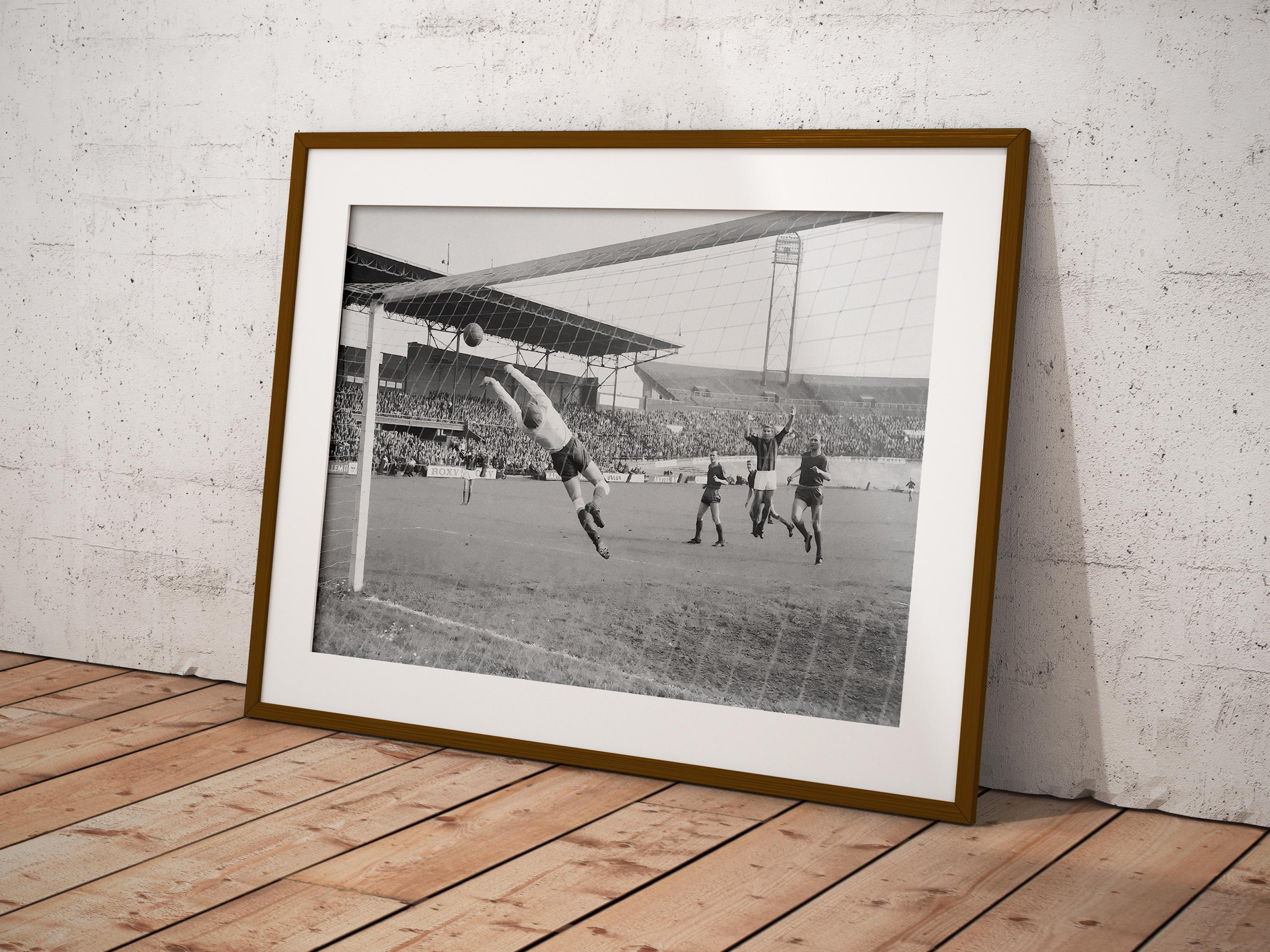 ヴィンテージサッカーゴールプリント：1963年オランダサッカーアート