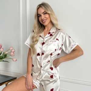 Satin Pajama Set With Red Heart Print And Shorts, Cute Women&#39;s Loungewear For Cozy Nights And Girly Sleepwear Gift