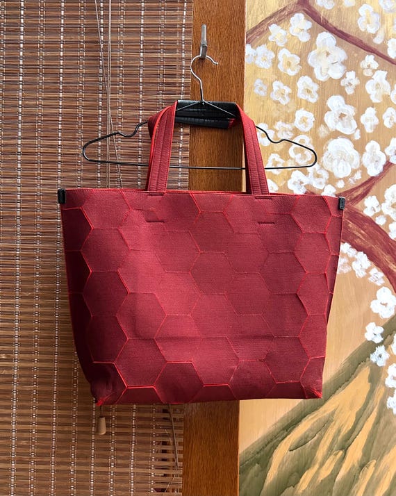 PLEATS TOTE BAG Bag Black – ISSEY MIYAKE EU