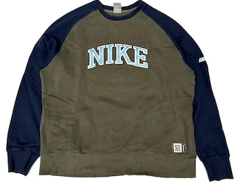 Vintage Nike Athletic Embroidered Spell Out Logo Sweatshirt Green/Navy Size XL