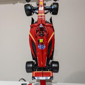 Customizable Display Stand for 1:18 Scale F1 Model Cars – Bburago Compatible