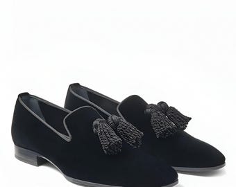 Mocasines de ante negro hechos a mano con borlas: zapatos de cuero sin cordones para hombre