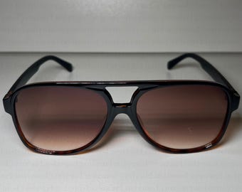 Oversized Aviator Sunglasses: 70s Retro Style