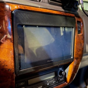 Nissan Patrol Y61 1998 - 2009 Center Radio Dashboard 2-DIN Frame for Panasonic Dab SPH-DA77DAB Navi