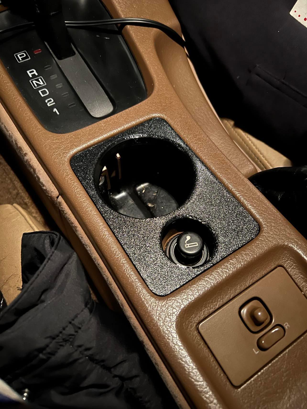 日産 300ZX Z32 1989 - 2000年モデル 灰皿カップホルダーの交換