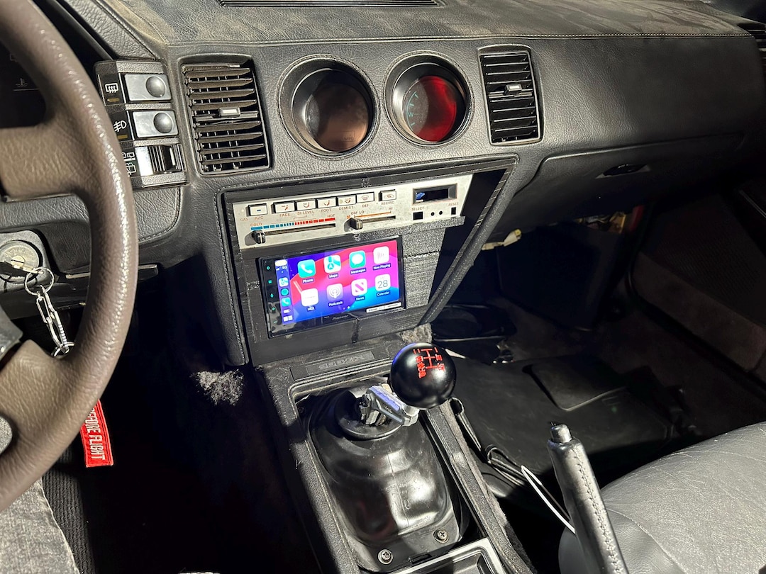 Nissan Z31 300ZX 1983–1989 Center Radio Dashboard 2-DIN Frame