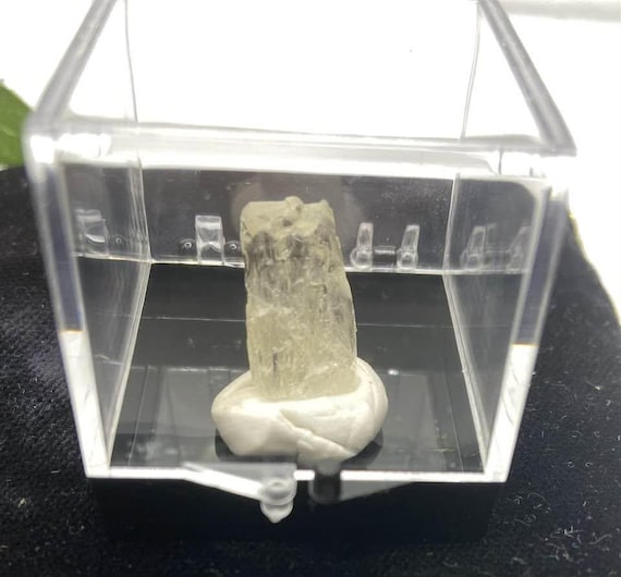 Etched Hiddenite from North Carolina Extremely Rare, 13.0 carats