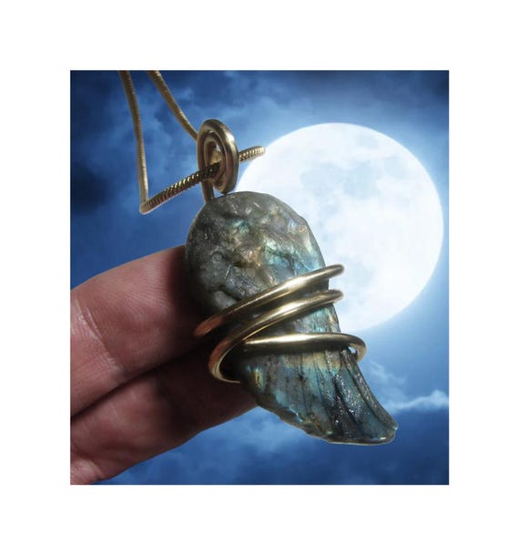 Moon Spirit Wing Jewelry Labradorite Bronze / Pagan Oracle / Blue Lotus / Protection Jewelry / Amulet Stone / Witchy Jewelry ESP Witch #11