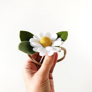 Single Flower Headband or Alligator Clip // Chamomile, Fall Felt Flower