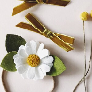 Felt Flower Headband or Alligator Clip // Daisy flower, Giddyupandgrow image 5