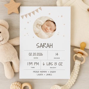 Bewerkbare zachtroze sjabloon voor geboorteaankondiging baby – neutrale 5 x 7 canva kaart – afdrukbare kaart voor babymeisje met foto – gemakkelijk aan te passen